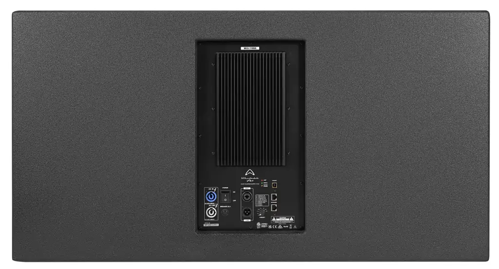 Baksiden av aktiv subwoofer med innebygd forsterker