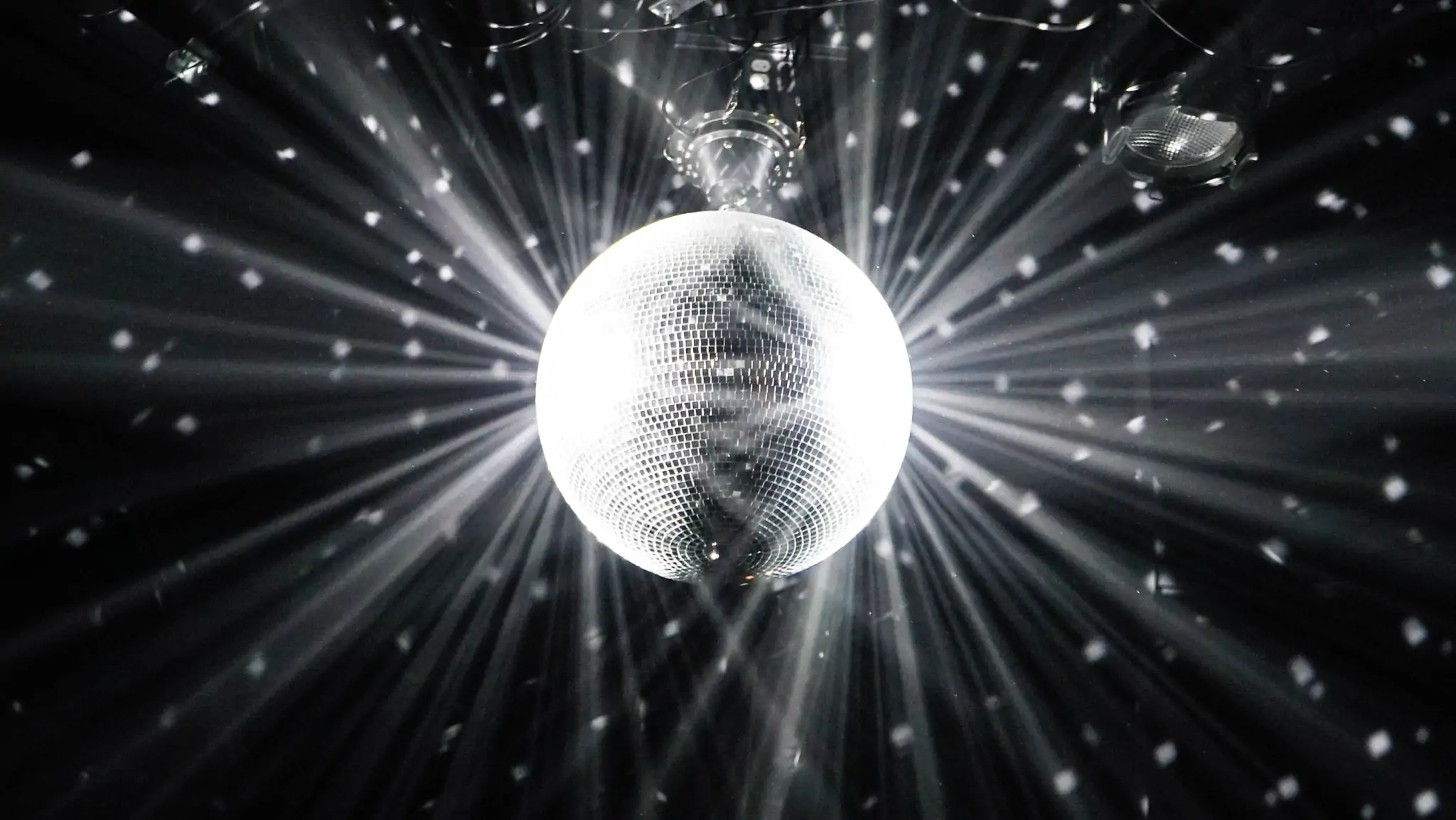 discokule med reflekterende lysstråler