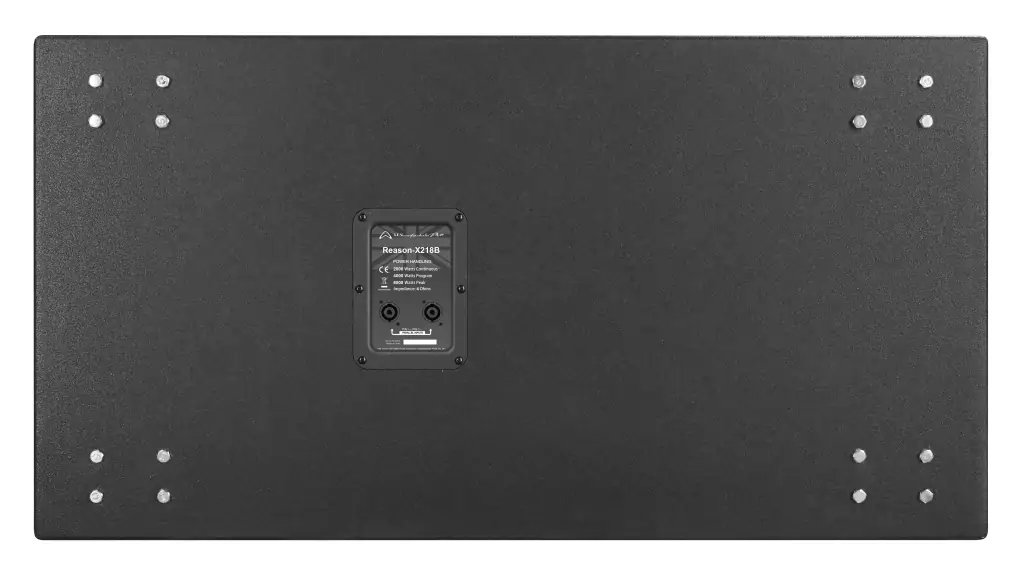 Baksiden av passiv subwoofer med tilkoblingsterminaler for høyttalerkabel